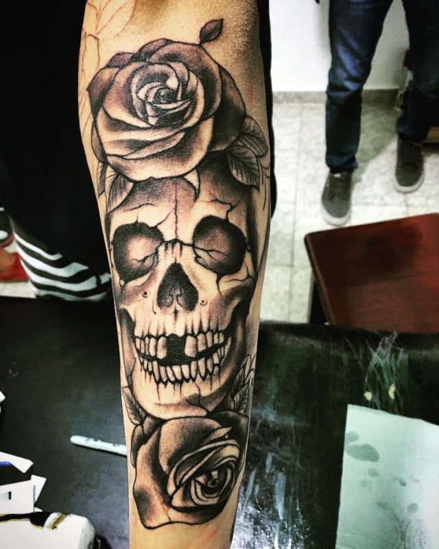 Skull with Roses