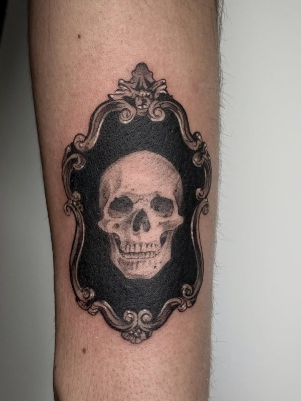 Skull Frame