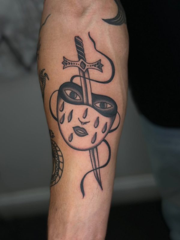 Masked Face Dagger