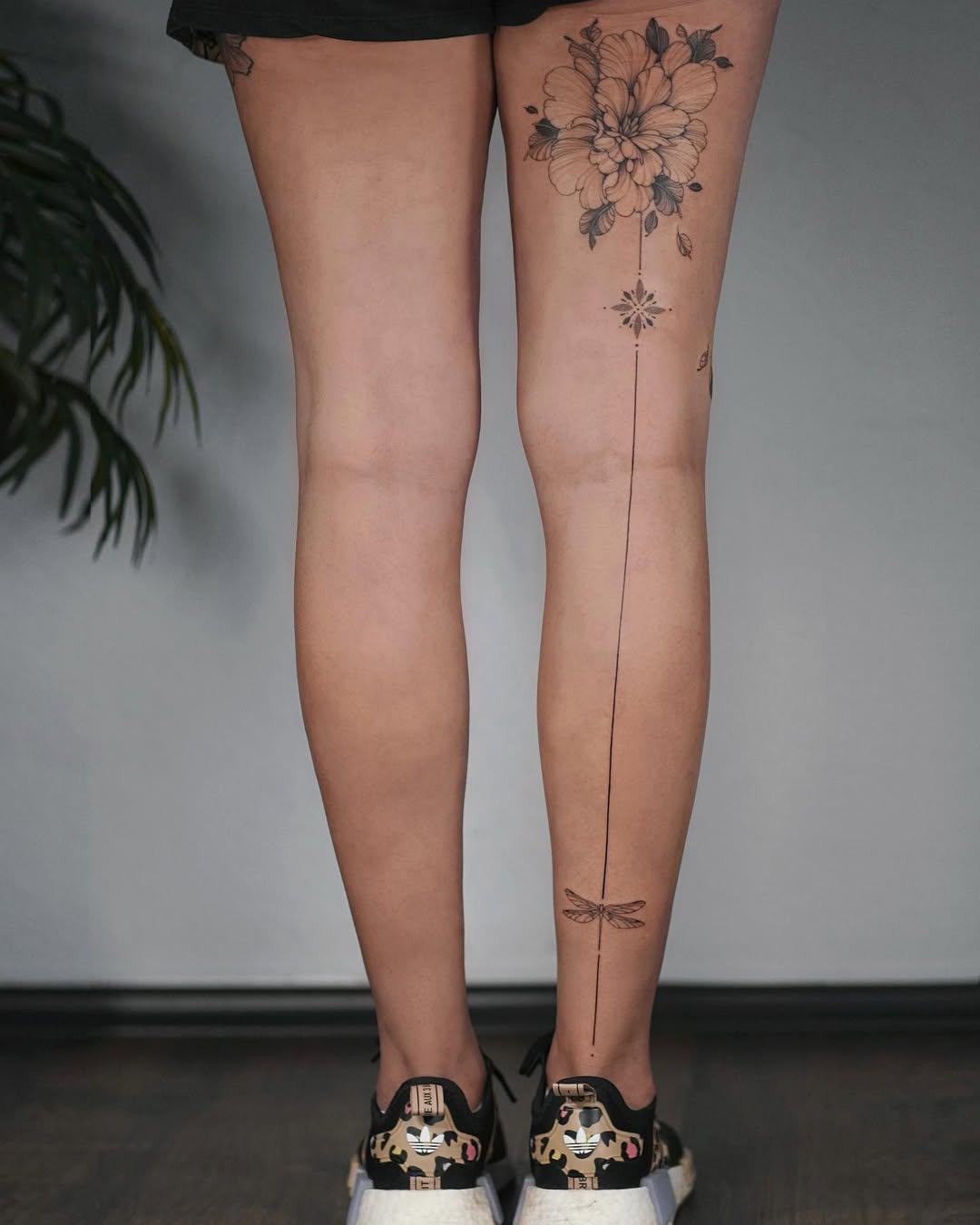 Floral Line Dragonfly