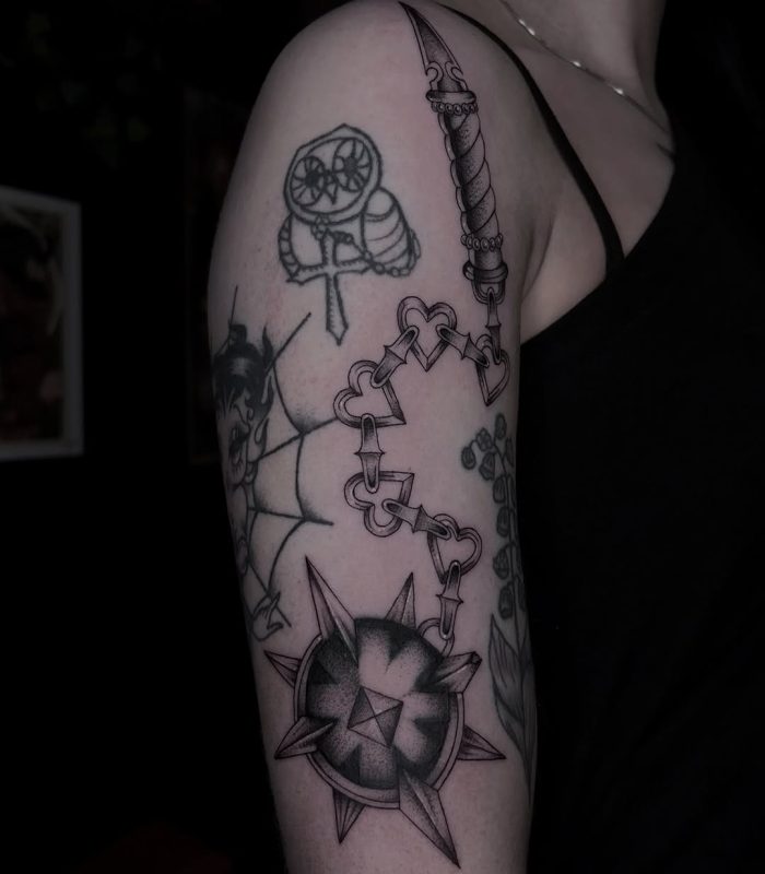 Heart Chain Dagger