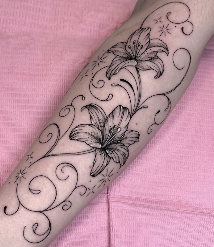 Lily Floral Swirls