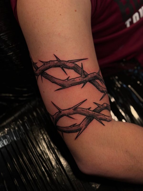 Thorny Elbow Band
