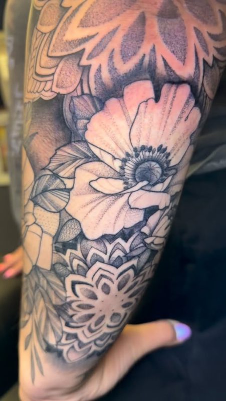 Floral Black Gray