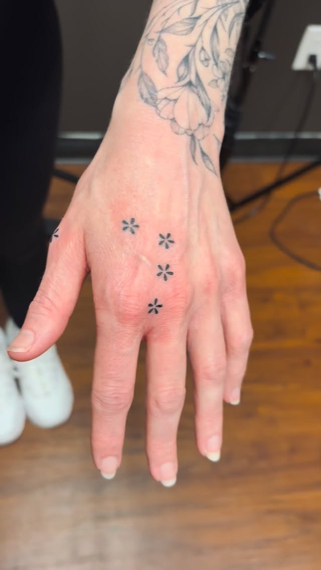 Tiny Flower Dots