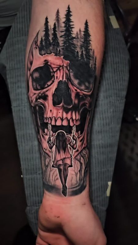 Skull Swing