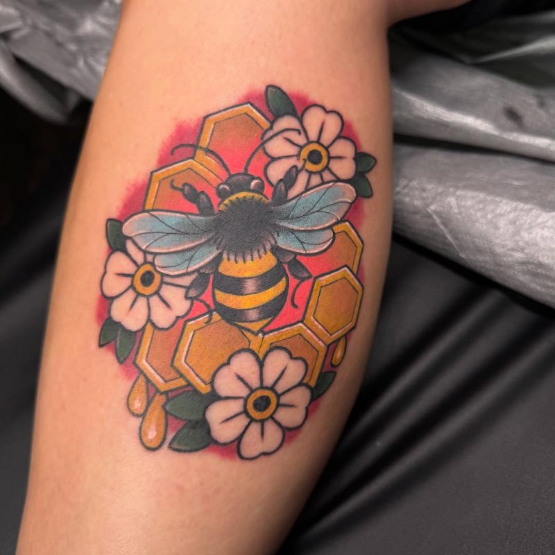 Bee and Honeycomb
