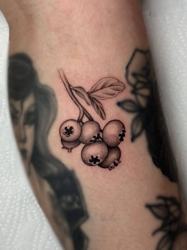 Dotwork berries