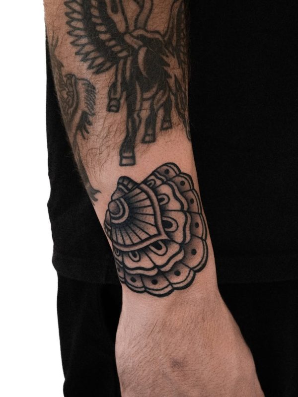 Blackwork Shell