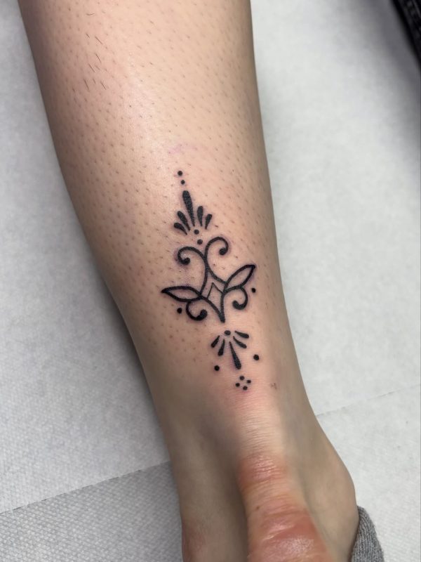 Ornamental ankle