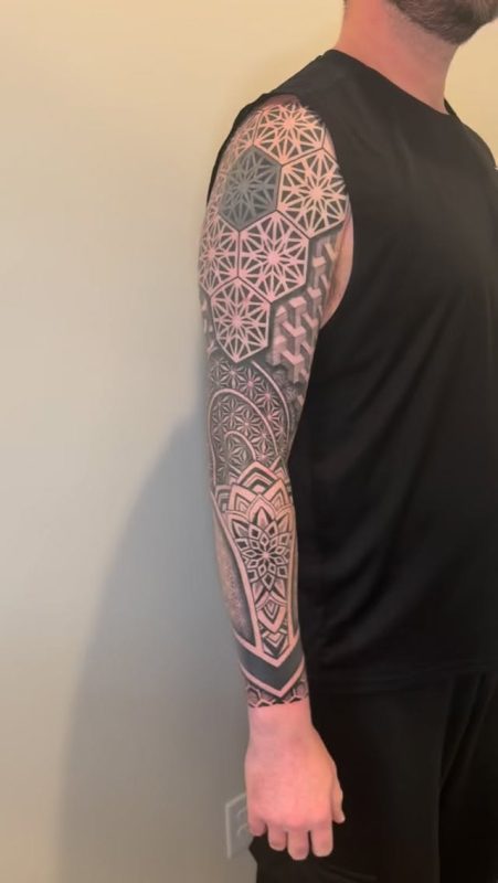 Geometric Sleeve