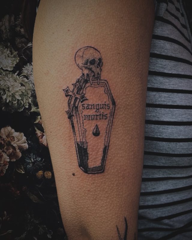 Skull Coffin