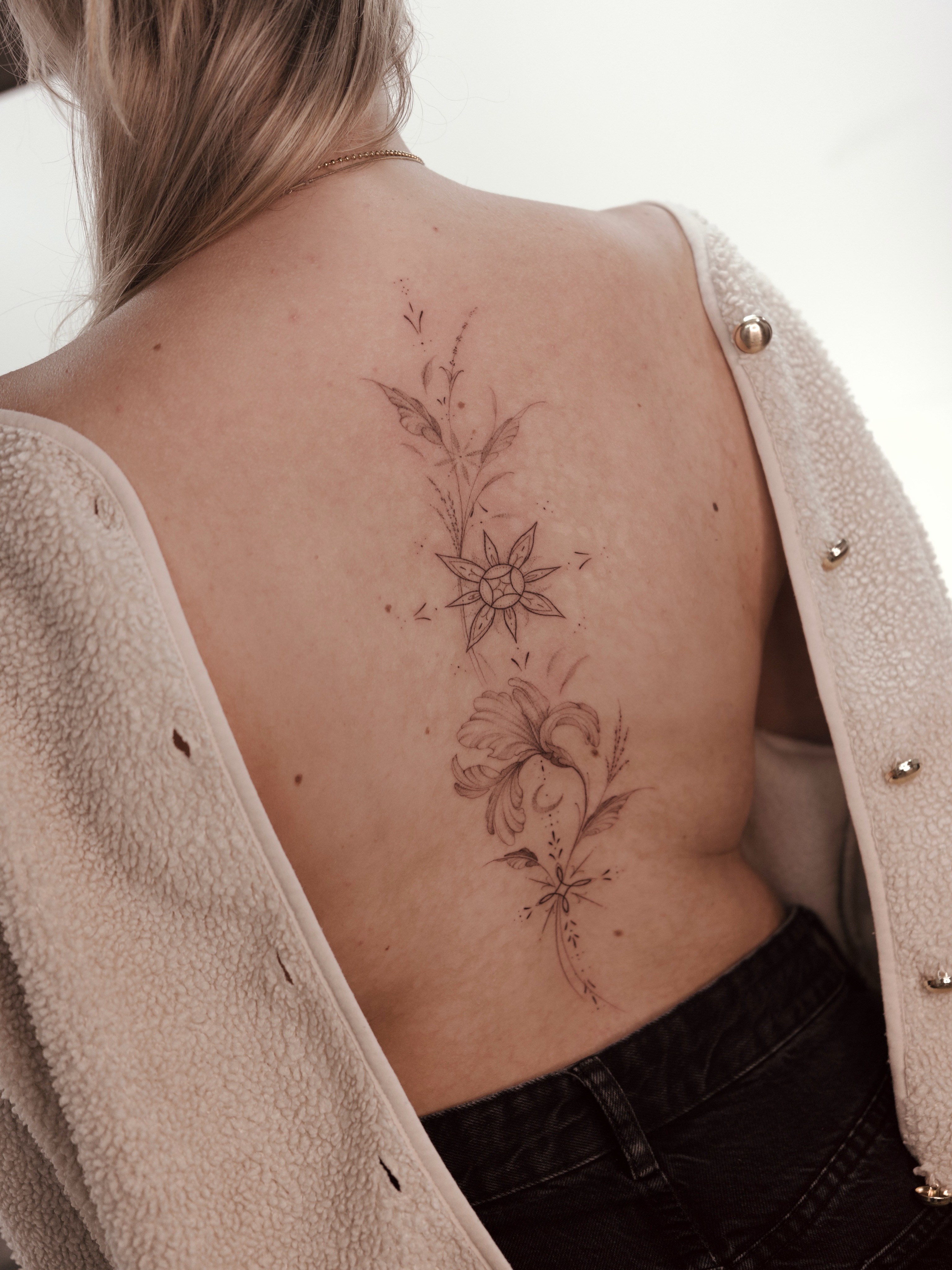 Delicate Floral Linework
