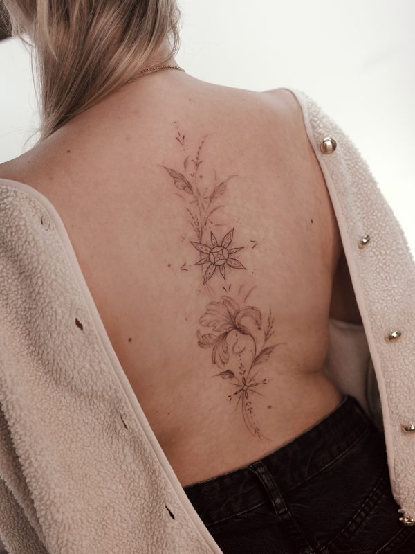 Delicate Floral Linework
