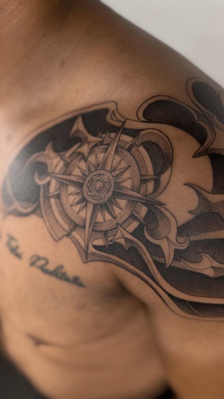 Compass Shoulder