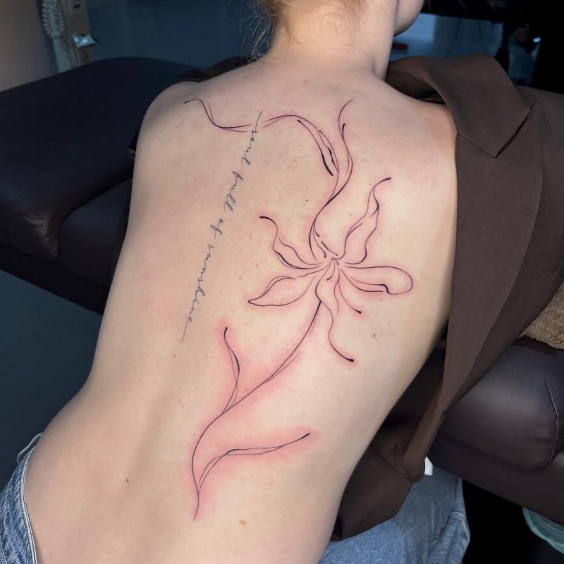 Delicate floral linework
