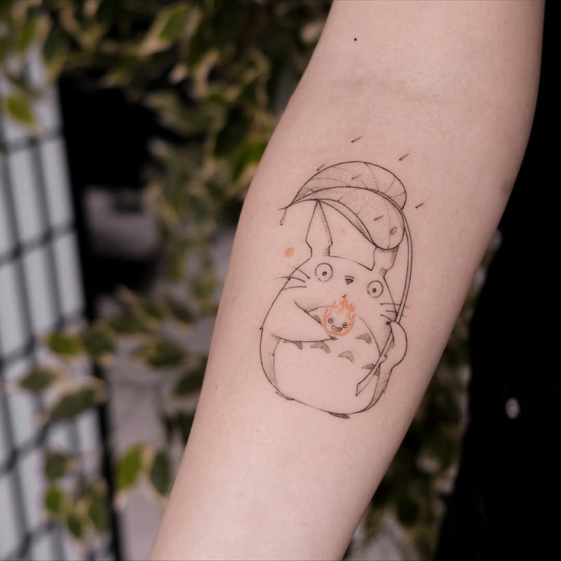 Totoro with Leaf