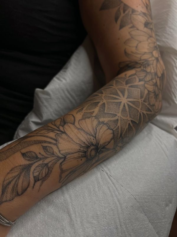 Floral Dotwork Sleeve