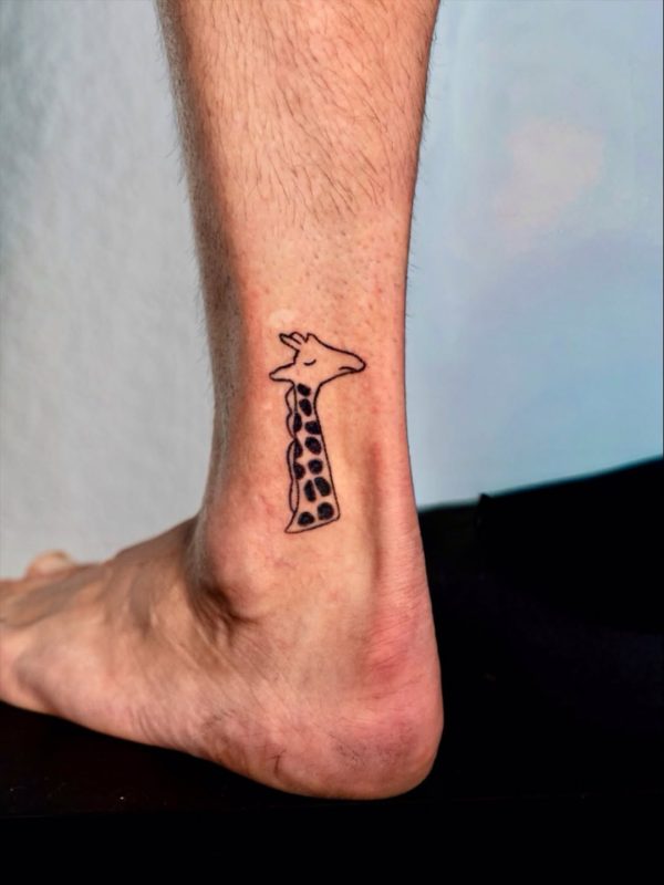 Minimalist Giraffe