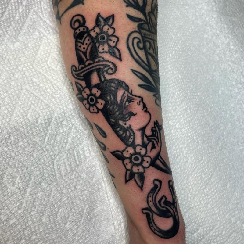 Dagger Woman