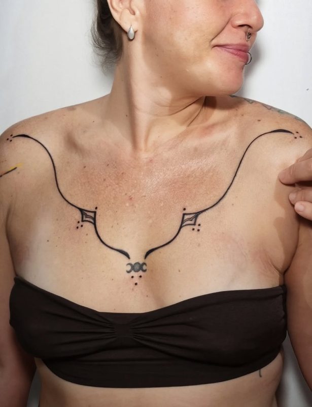Delicate Chest Line