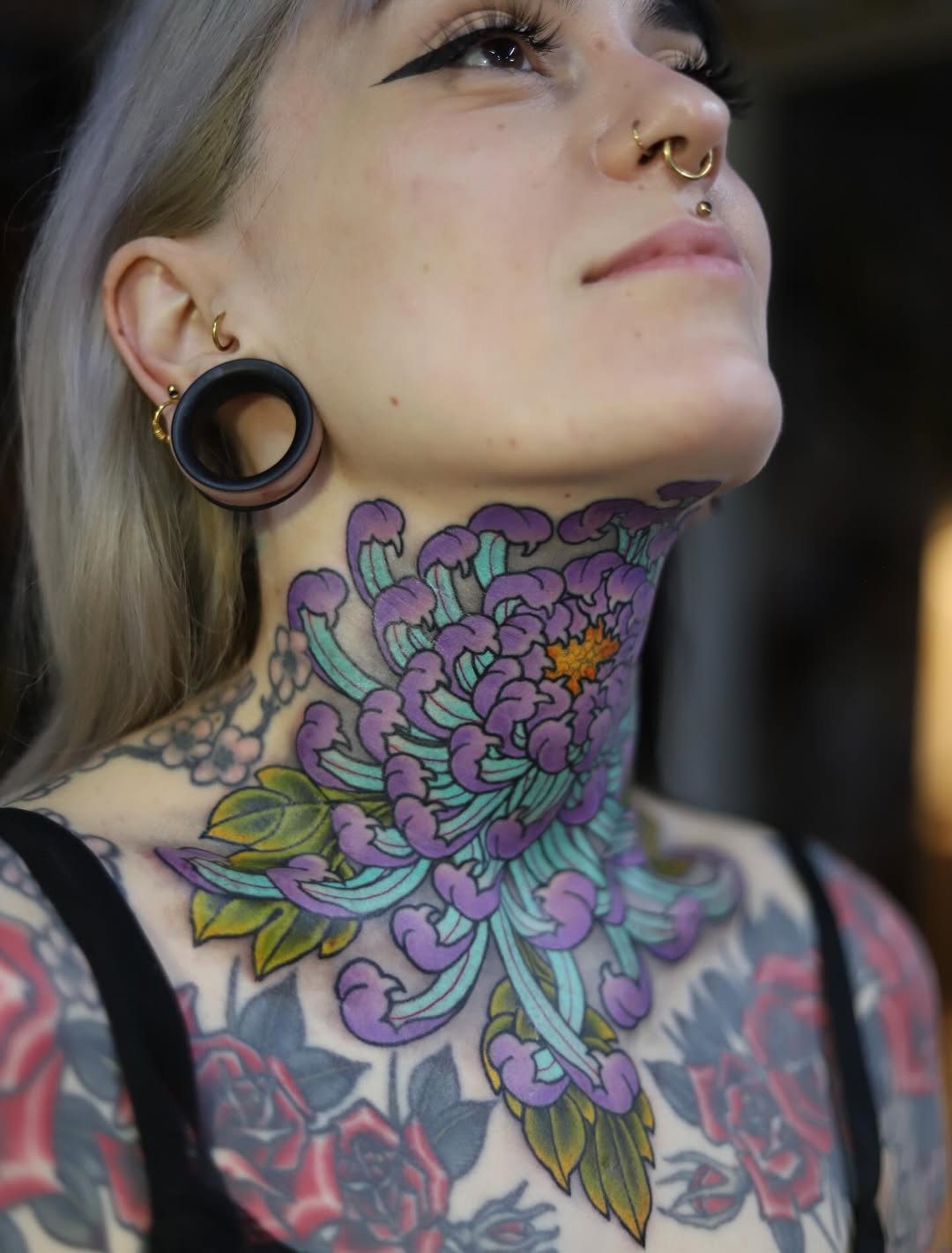 Floral neck piece