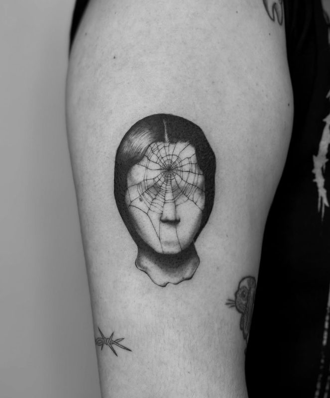 Webbed Face