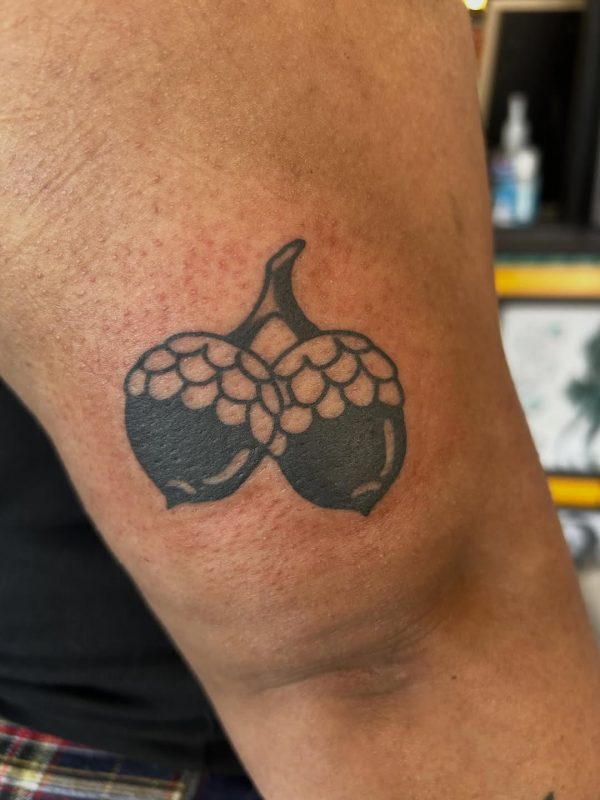 Blackwork Acorns