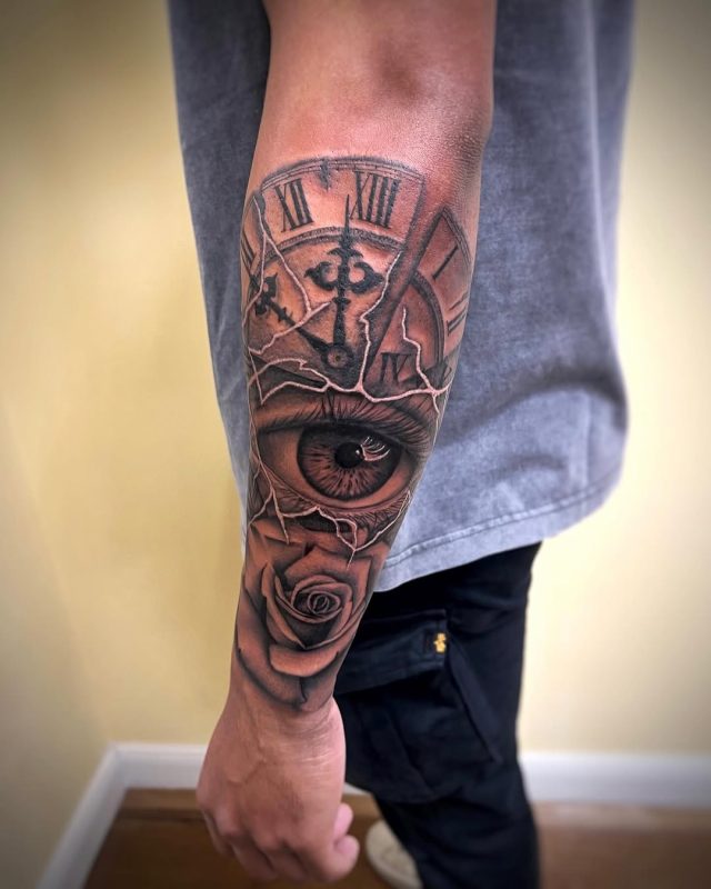 Eye Clock Rose