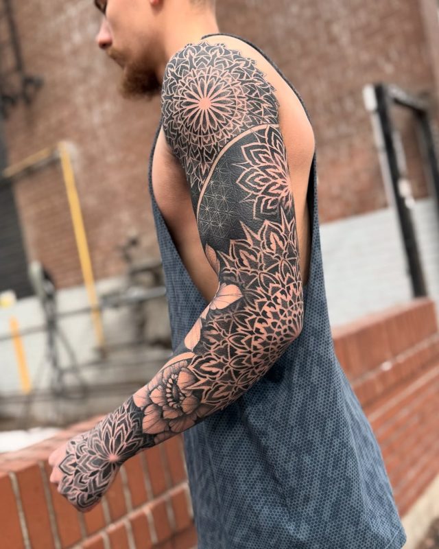 Geometric Sleeve