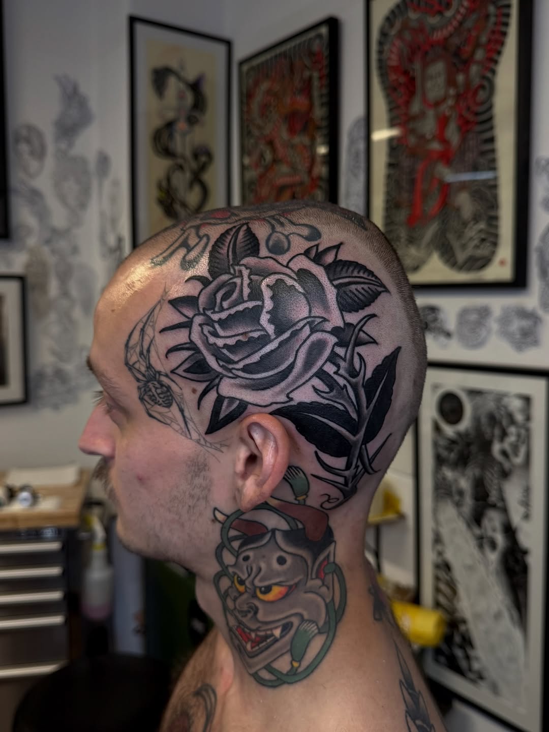 six gun tattooer