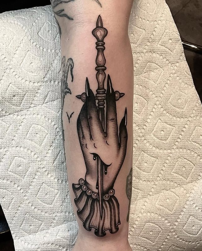 Hand Dagger
