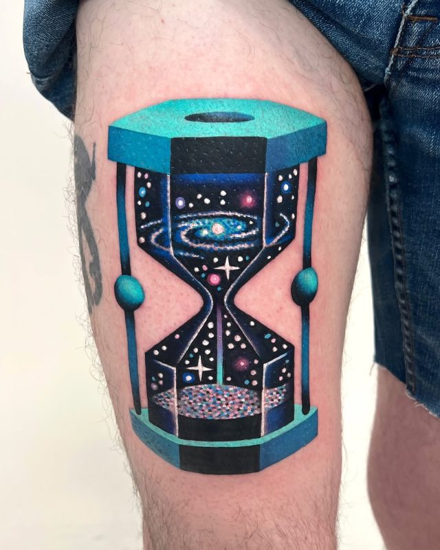 Cosmic Hourglass
