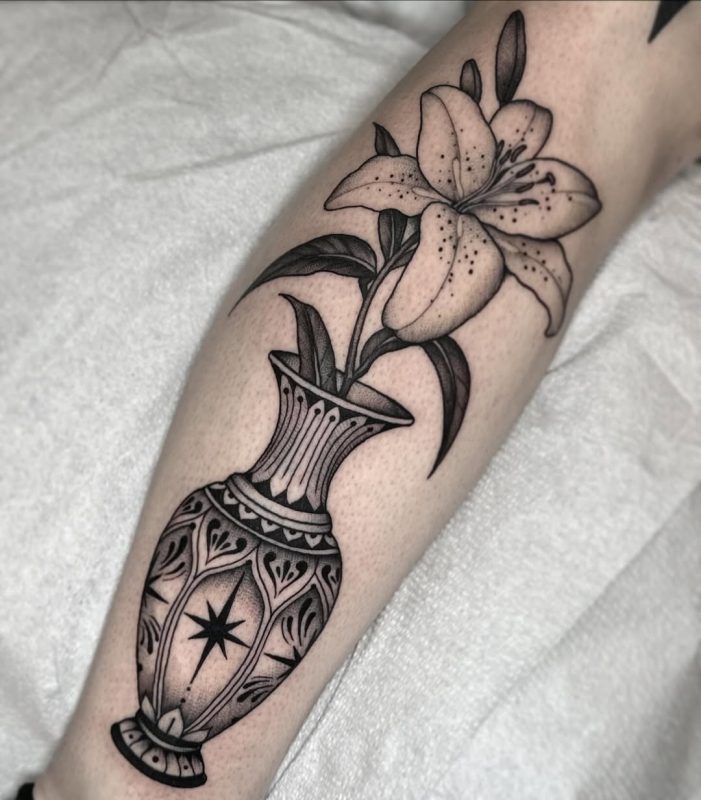 Vase with Lily