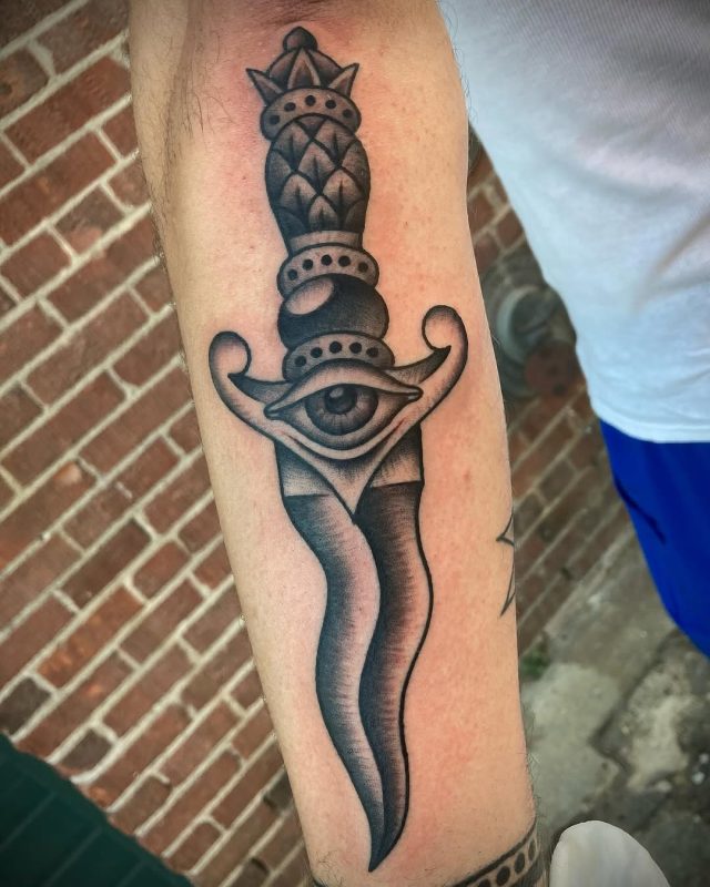 Eye Dagger