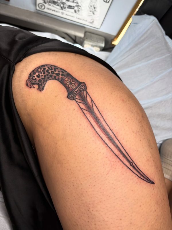 Leopard Handle Dagger