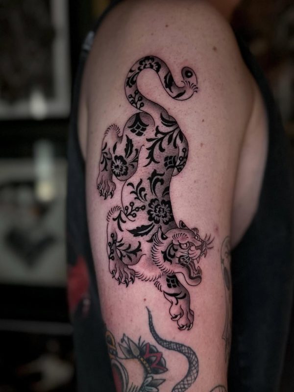 Floral Blackwork Tiger