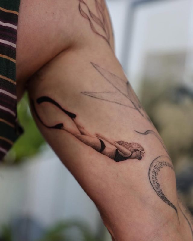 Diving Woman