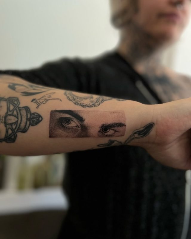 Realistic Eyes