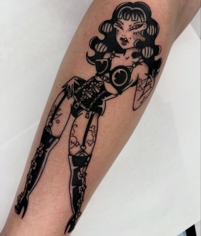 Blackwork Pinup