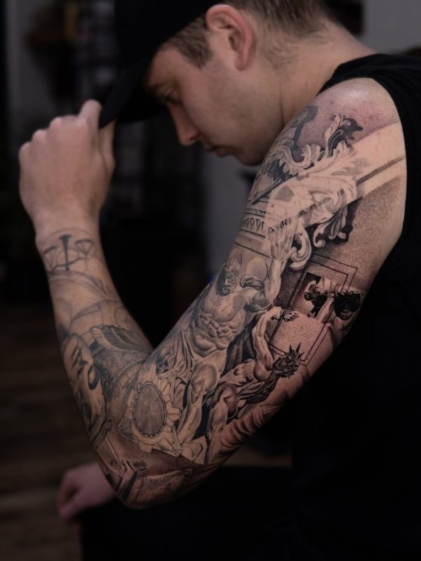 Classical Statue Sleeve