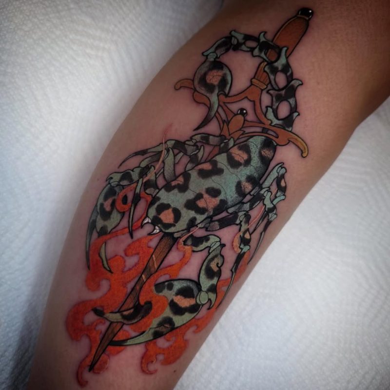 Leopard Scorpion Dagger