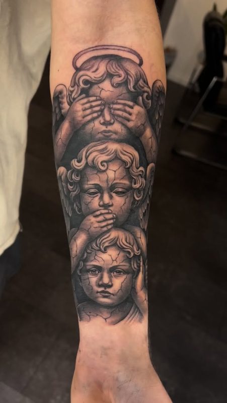 Cracked Cherubs
