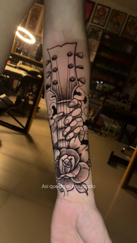 Guitar Rose