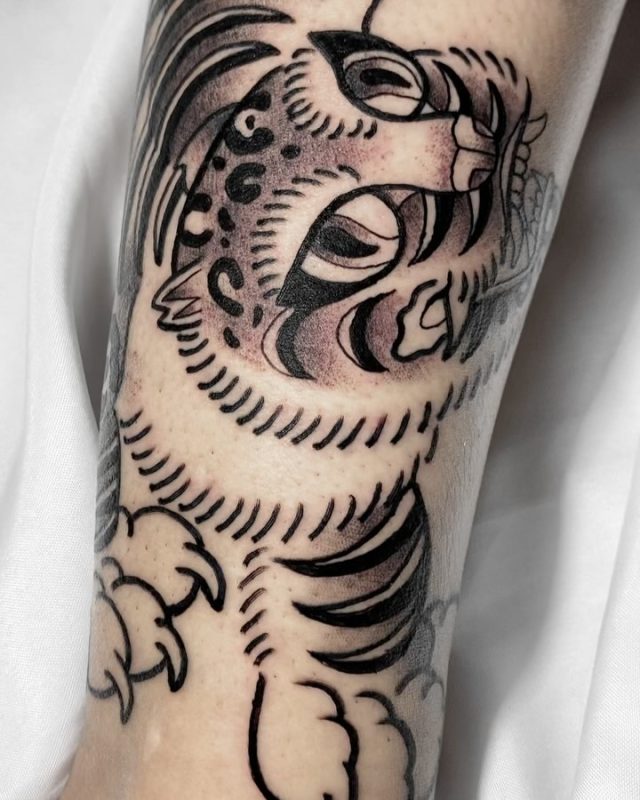 Roaring Tiger