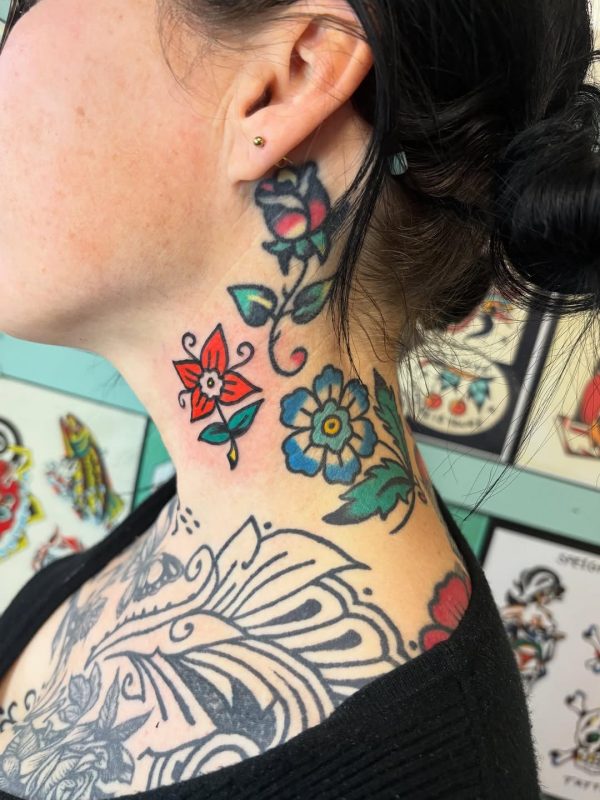 Traditional Floral Neck