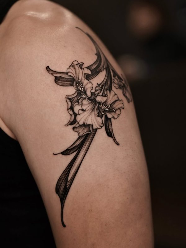 Floral Black Gray