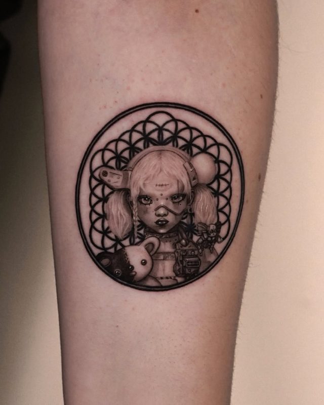 Girl Portrait Circle