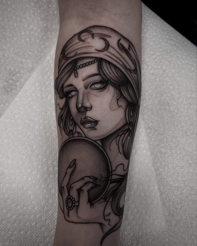 Mystic Woman