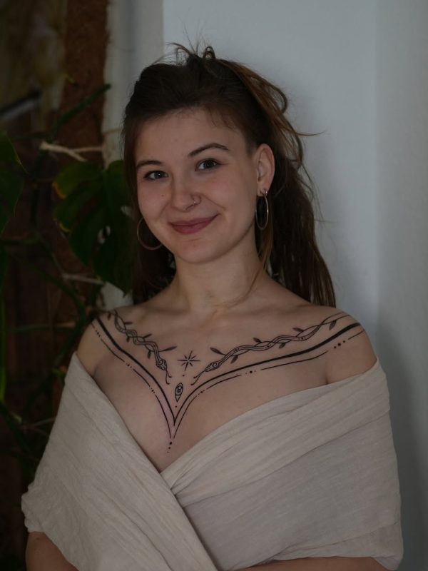Delicate Chest Lines